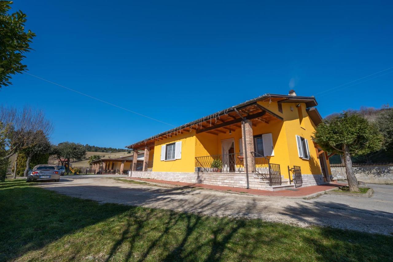 Agriturismo Caperroni Pescopagano Εξωτερικό φωτογραφία