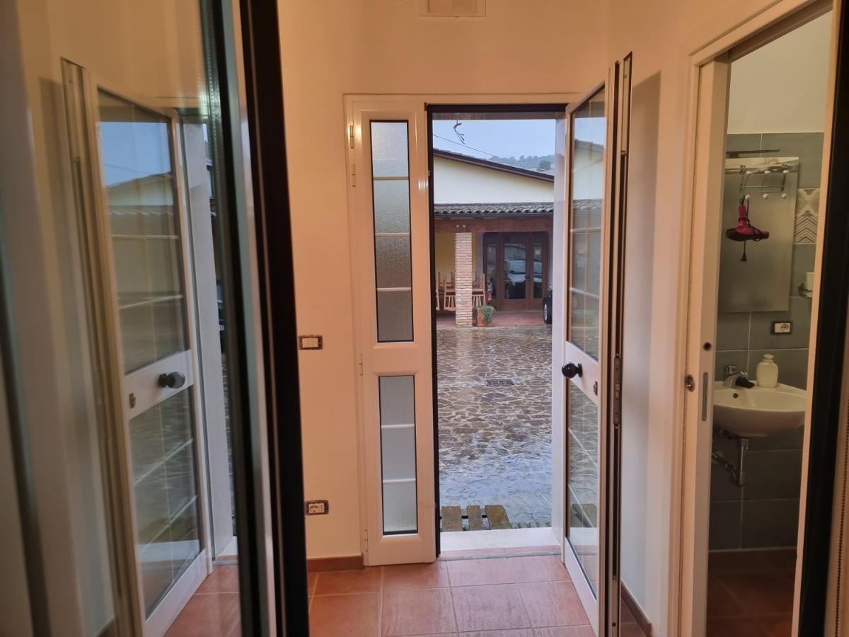 Agriturismo Caperroni Pescopagano Δωμάτιο φωτογραφία